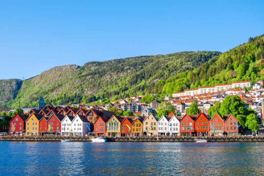 Noorwegen met de trein Bergen-Bryggen gekleurde huisjes