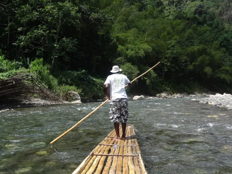 Excursie Jamaica bamboevlot varen