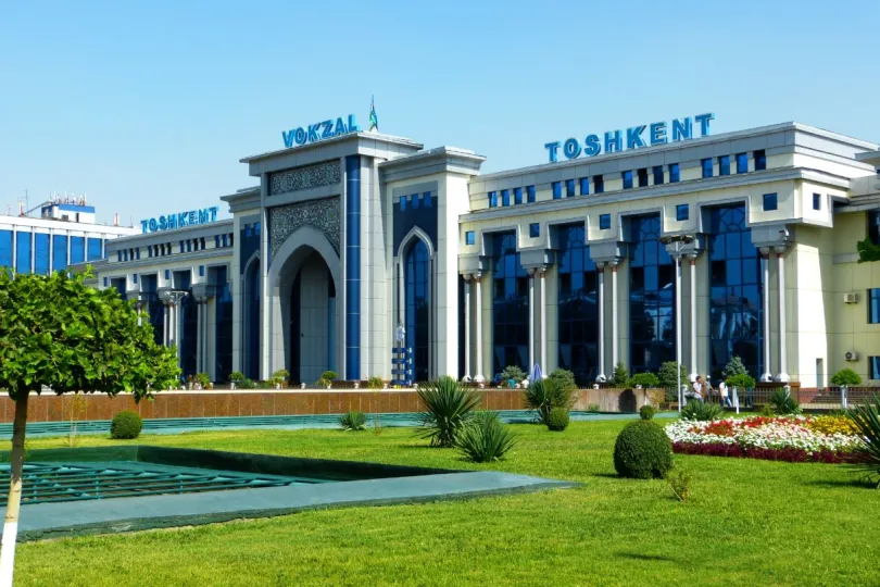 Oezbekistan reis op maat Tasjkent treinstation