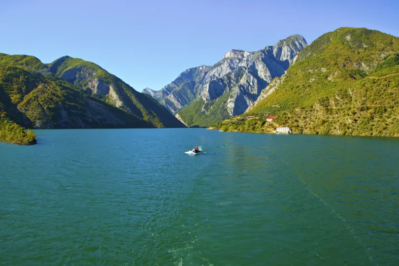 Albanië meer.jpeg