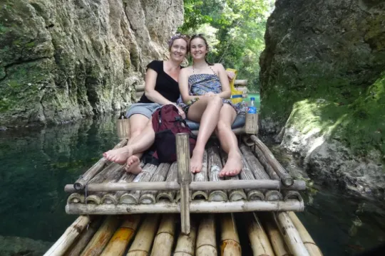 Rondreis Jamaica met kinderen bamboevlot familie