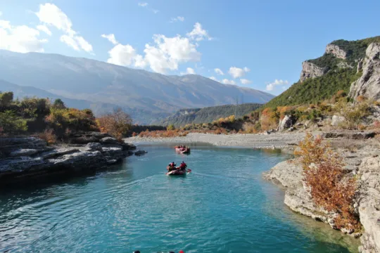 Albanië familiereis raften canyon
